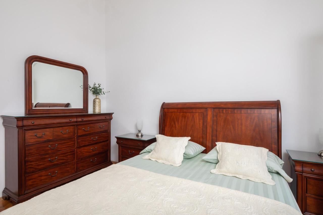 Beachfront Xxl - 2 Apartments Together - Локва-Рогозница Экстерьер фото