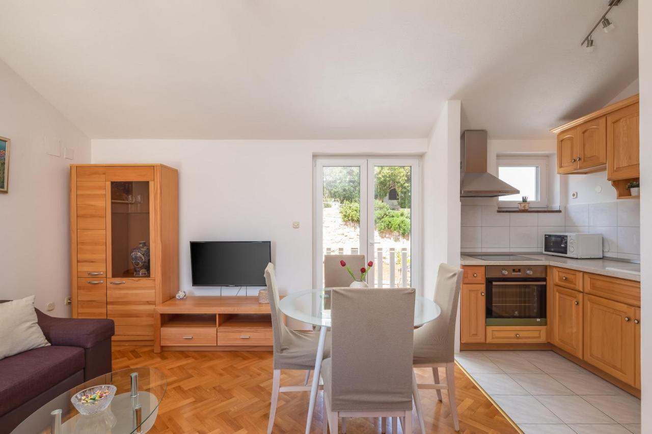 Beachfront Xxl - 2 Apartments Together - Локва-Рогозница Экстерьер фото