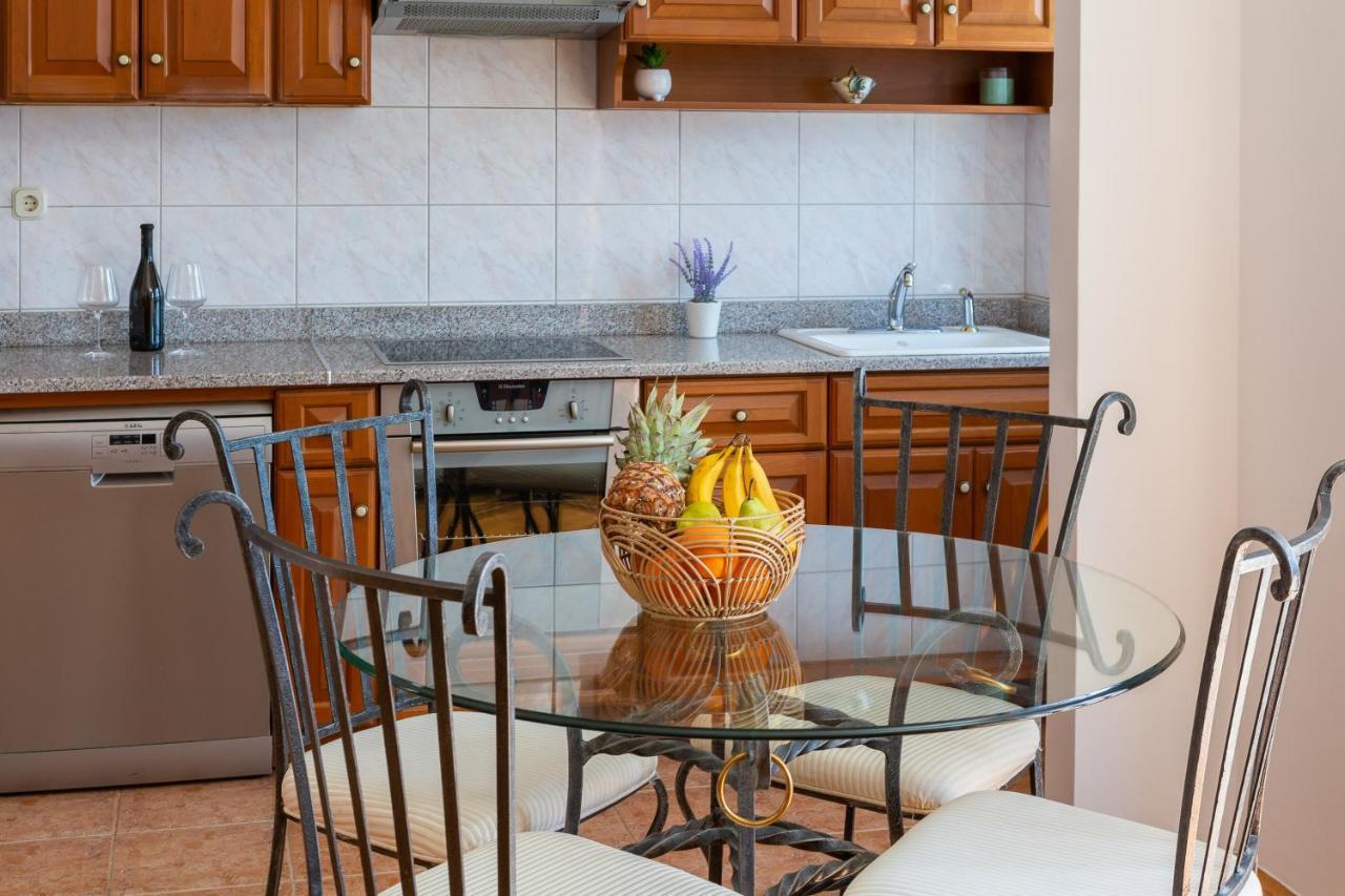 Beachfront Xxl - 2 Apartments Together - Локва-Рогозница Экстерьер фото