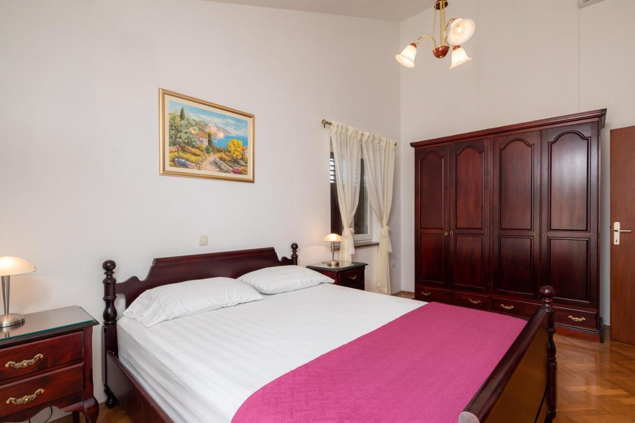 Beachfront Xxl - 2 Apartments Together - Локва-Рогозница Экстерьер фото