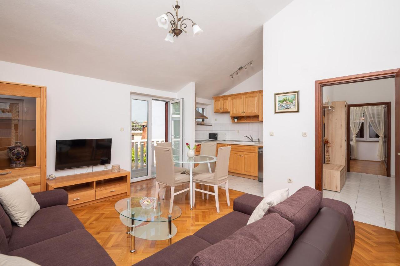Beachfront Xxl - 2 Apartments Together - Локва-Рогозница Экстерьер фото