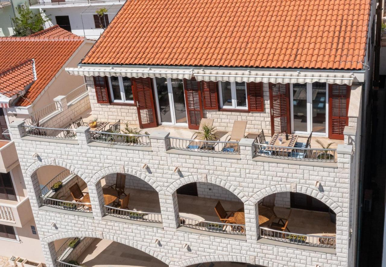 Beachfront Xxl - 2 Apartments Together - Локва-Рогозница Экстерьер фото