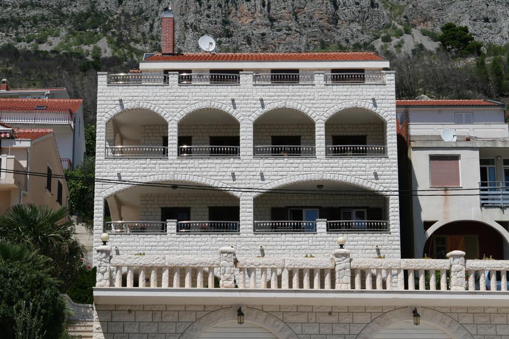Beachfront Xxl - 2 Apartments Together - Локва-Рогозница Экстерьер фото